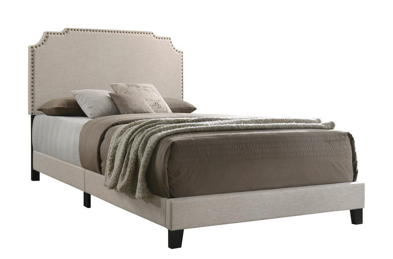 Tamarac Upholstered Nailhead Full Bed Beige