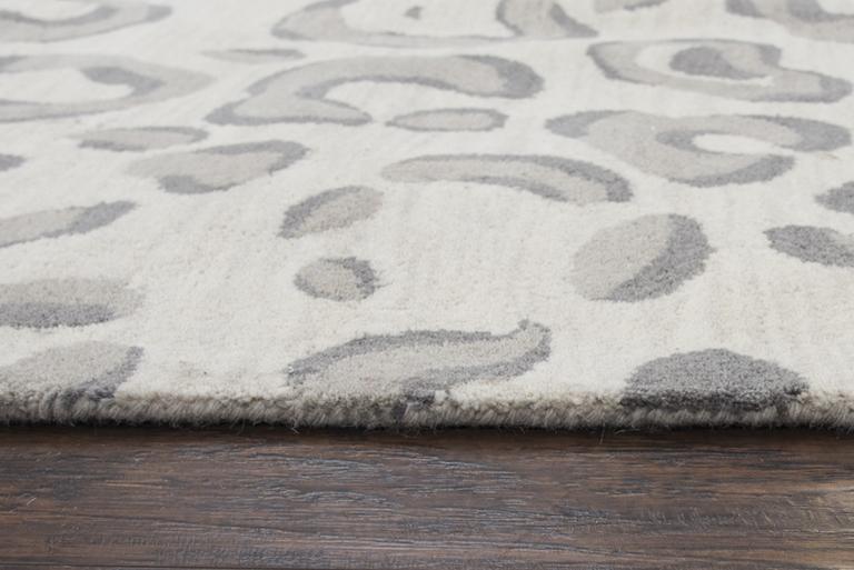 Valintino Collection - Traditional Gray 5' X 8'